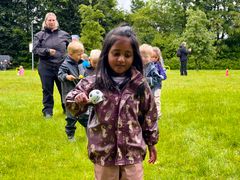 Samarbejdet betyder konkret, at børn i kommunens daginstitutioner bliver introduceret til diverse idrætsforeninger i kommunen – fx svømning, cykling og cricket. Kontakten mellem daginstitutioner og idrætsforeninger etableres af bevægelseskonsulenter fra KFUM’s Idrætsforbund. Foto: Billund Kommune.