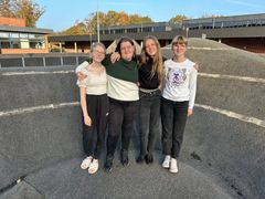 Eleverne Maja Berthelsen, Christina Brock Nissen, Sarah Marie Mols og Amalie Jensen fortæller, at Playful Learning gør deres hverdag sjovere. Foto: Billund Kommune