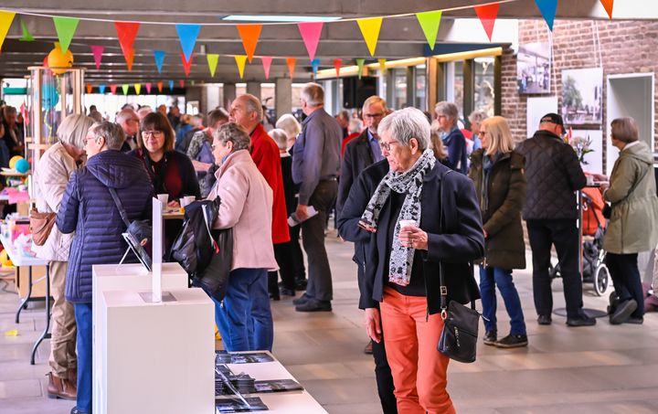 Billund Centret kunne i 2023 fejre 50 års jubilæum, hvor mange borgere deltog. Efter en omfattende renovering inviteres alle interesserede nu til en genindvielse mandag den 2. december 2024. Foto: Billund Kommune