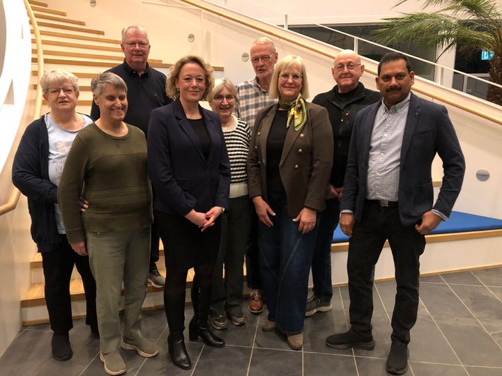 Her er medlemmerne af Frivilligrådet for de kommende fire år. Fra venstre er det Lena Bech, Bente Christensen, Kent Møller Pedersen, Karina Vestergaard (formand), Ulla Gaarde, Troels Gydum, Liga Larsen (næstformand), Ole Stokholm Pedersen og Kalaithasan Thiyagarajah. Foto: Billund Kommune.