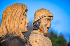 Skulpturen Byens Sjæl findes i Hejnsvig. Alle træskulpturerne er lavet af træskulptøren Saveniels, der lystrer det borgerlige navn Niels Ejnar Petersen. Foto: Johnny Madsen.