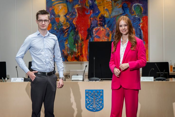 Emil Pedersen og Jasmin Lykke ser frem til at få det nye ungebyråd godt i gang. Foto: Esbjerg Kommune