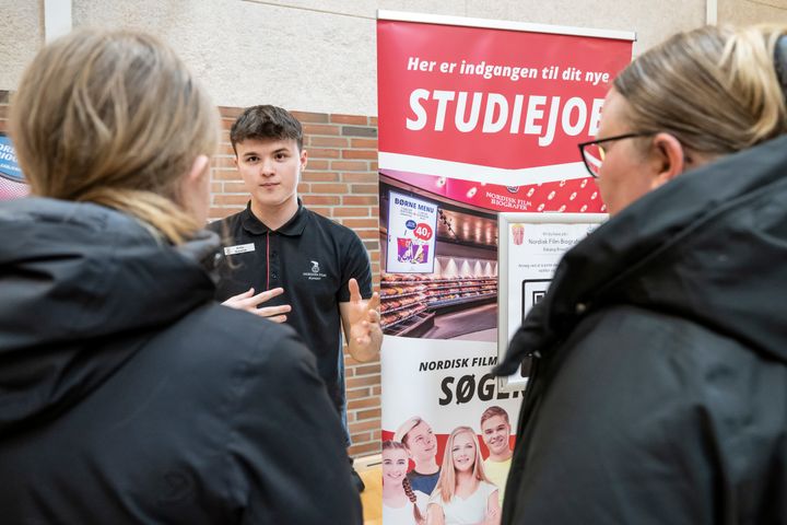 Fritidsjob i Esbjerg Kommune har tidligere holdt fritidsjobmesser i både Esbjerg og Ribe, hvor lokale virksomheder har været samlet og haft besøg af flere hundrede fritidsjob-hungrende unge. Til den allerførste Fritidsjobkonference sættes der fokus på indsatsen for at skaffe de unge et fritidsjob og du er inviteret. Foto: Esbjerg Kommune