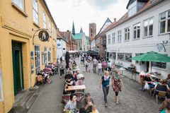Ribe er populær blandt turister som søger historiske oplevelser og et levende handelsliv i autentiske omgivelser.