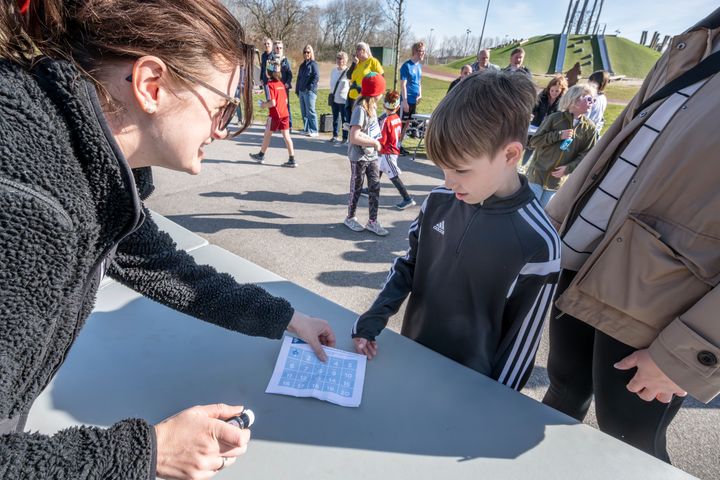 Det lokale engagement er stort i Ribe. Det mærkes også i forbindelse med Royal Run i Ribe den 9. juni 2025, hvor rigtigt mange lokale foreninger, frivillige og virksomheder giver en hånd med både før og under begivenheden. Foto: Esbjerg Kommune.