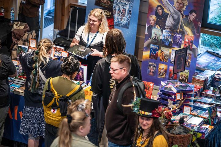 Publikum kan glæde sig til at opleve Niki Topgaard, ComKean og Hakkedrengene på årets Fantasyfestival.