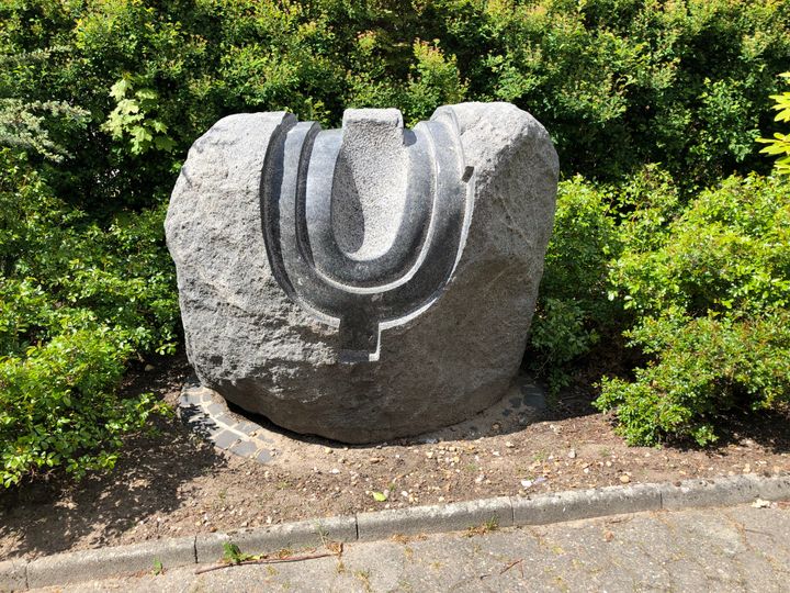Mandag den 29. juni er alle velkomne kl. 16.00 ved Mulvadsøen, når skulpturens nye placering indvies.
