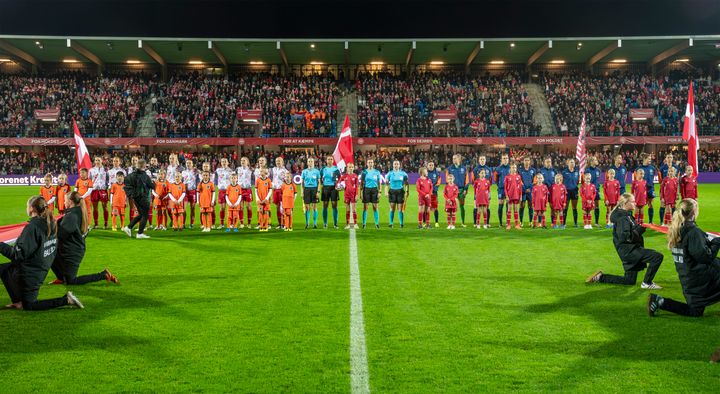 Esbjerg skal endnu engang lægge hjemmebane til Danmarks bedste fodboldkvinder. Til december er det Zambia, der kommer på besøg på Esbjerg Stadion. Foto: Esbjerg Kommune