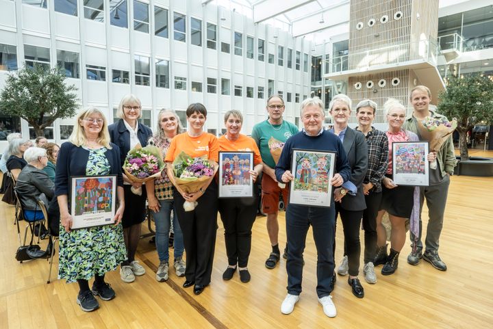 Modtagerne af Frivillighedspriserne 2026 og Johan Hoffmann Fondens Pris ved fejringen af Frivillig Fredag på Esbjerg Rådhus. Foto: Esbjerg Kommune