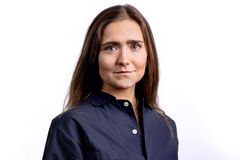 "Brands og platforme som Shein, Dior, Louis Vuitton og Chanel bør få styr på deres hus og udfase strudsefjer. De er høstet med hårdhændede metoder," siger Stephanie kruuse Klausen, World Animal Protection Danmark.