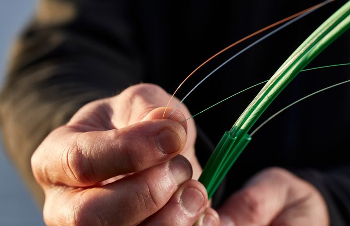 EWIIs sælger det fyiske fibernet i Trekantområdet til Signal, der er Norlys' fibernetselskab.