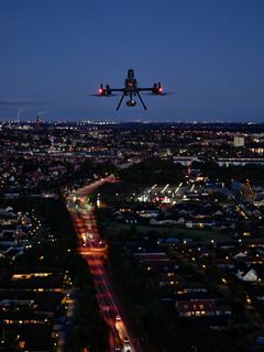 Droner med termiske kameraer skal den kommende tid lede efter utætheder i EWIIs fjernvarmesystem.