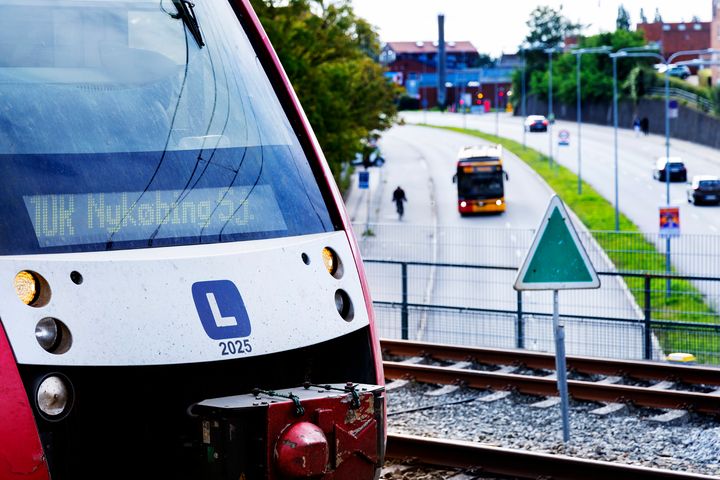 Fra sommeren 2026 bliver ønsket opfyldt med natbetjening langs Odsherredsbanen og Østbnaen natten til lørdag og søndag. I første omgang betjent med busser og på sigt med tog.