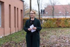 - Det er et historisk øjeblik, vi står over for. Vi tager altså ikke kun første spadestik til en ny rådssal, men til den kommende fælles Region Østdanmark, sagde regionsrådsformand for Region Sjælland Trine Birk Andersen i sin tale.