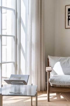 FORMIUM tilbyder en skræddersyet og helhedsorienteret byggeproces med personlig rådgivning fra arkitekt til byggerådgiver - suppleret af eksperter indenfor indretning, farver, lys og havearkitektur.