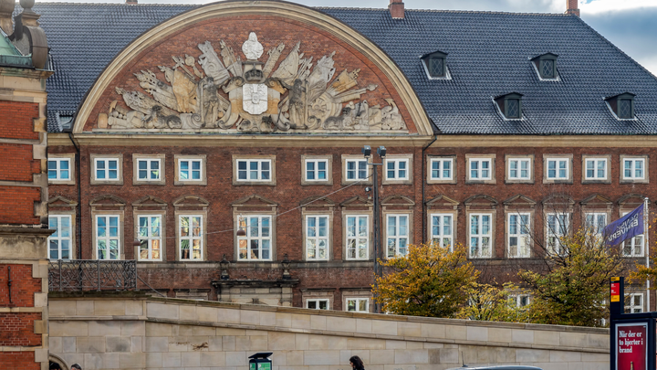 Facaden på Finansministeriets bygning i København