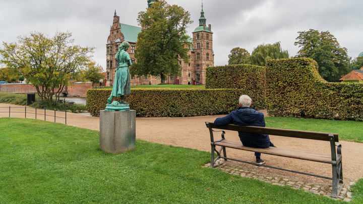 Mandlige akademikere har i gennemsnit 14,9 leveår på pension, når man fraregner tid på førtidspension, mens ufaglærte mænd har 12,6 år svarende til 2,3 år i forskel.