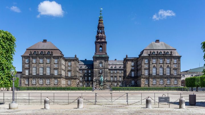 Liberal Alliances forslag om at halvere dagpengeperioden kan tage dagpengene fra cirka 32.000 personer.