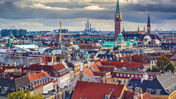 Børn af velhavende forældre fylder mere og mere på boligmarkederne omkring de større byer. Særligt i København og Aarhus er der en tydelig overræpensation af unge med velhavende forældre. I København gælder det for 43,0 procent af de unge boligejere, mens det i Aarhus er 32,0 procent.