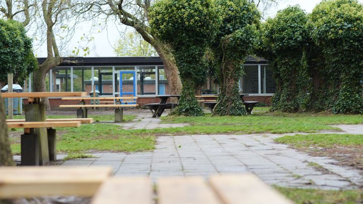 ”Gymnasiet vælges generelt på automatpilot, når unge skal vælge ungdomsuddannelse. Det gælder i stigende grad også for de unge, der kommer ud af grundskolen med relativt lave karakterer,” siger Rasmus Lindø Kaslund, analytiker i Arbejderbevægelsens Erhvervsråd.