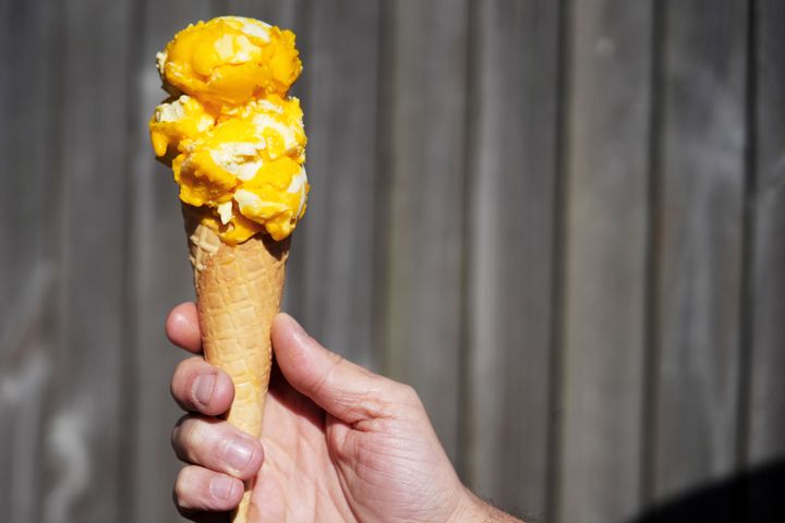 Den prisbelønnede appelsinis er lavet i samarbejde mellem Premier Is og Tuborg Squash. Fra og med påskeferien kan den fås landet over.