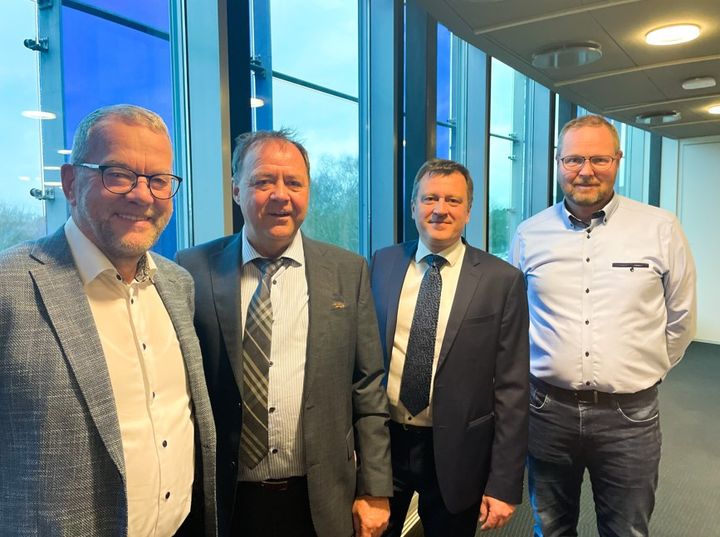 Charles Nielsen, Bestyrelsesformand i TREFOR, Kjeld Gade, Landechef i Landis+Gyr, Xavier Ringot, Vice President Sales i Landis+Gyr AG og Johannes Dalegaard Guldbæk, direktør i TREFOR.