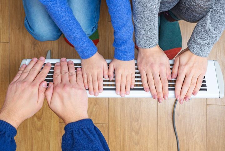 Koldt vintervejr, et stigende antal elopvarmede boliger og flere elbiler bidrog til, at elforbruget på Bornholm slog rekord i januar og februar.