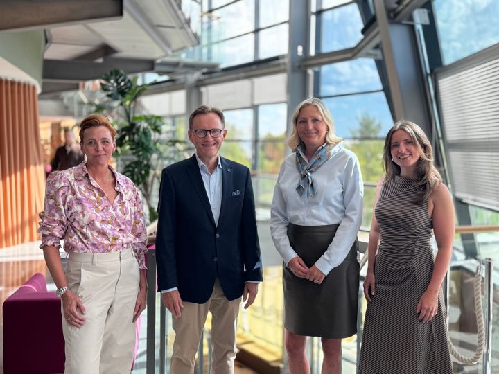 Lotte Ebbeskov, Nordic Procurement Category Manager, Telenor - Torbjørn Wist, Executive Vice President and Group CFO, Telenor - Susanne Stenhager Åberg, CCO, ISS Northern Europe - Trine Høstmark Solhaug, Director Solution Sales, ISS Norway