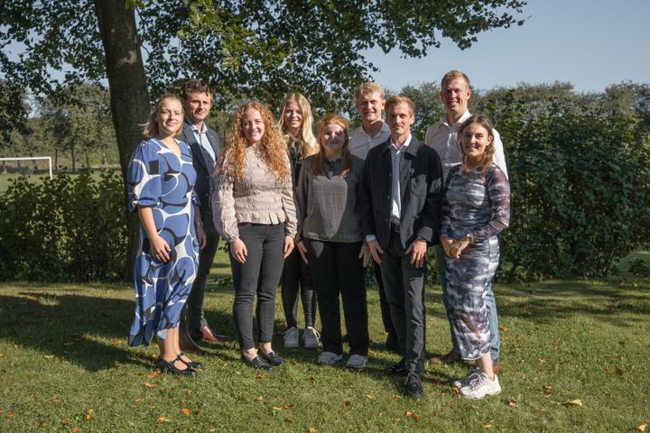 Hovedbestyrelsen fra venstre: Hanna Uerkvitz, Rasmus Kjærsgaard, Kristina Præstgaard, Helene Haug Brinch, Katrine Svendsen, Søren Bank, Christian Orthmann, Martin Rohde Andersen og Ditte Mikkelsen,