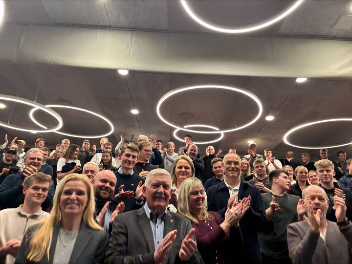 Den 11. marts var folketingskandidater og unge samlet på Asmildkloster Landbrugsskole til den første omgang Politik & Pølser.