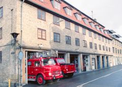Mange voksne og ældre roskildensere husker brandstationen i Sankt Ols Stræde, som i årene 1909 – 1984 havde til huse i en af de bygninger, der i dag rummer Roskilde Museum. Foto: Gorm Grove