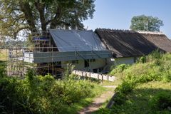 Tadre Mølle kan fortsat besøges (til halv pris), mens en renovering af møllehusets tag sætter selve møllen ud af drift i sensommeren og efteråret 2025. Samtidig bliver tagkonstruktionen ført tilbage, så den fremstår som før en renovering i 1950'erne.