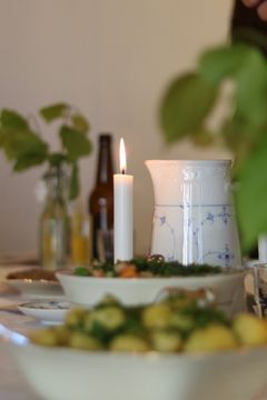 Historien kan smages, når Lützhøfts Købmandsgaard byder på historisk langbordsmiddag og inviterer gæsterne helt tæt på hverdagen, som den var for 100 år siden.