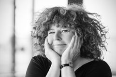 Årets taler er den prisvindende historiefortæller, Pernille Stockfleth. Båltalen kommer i år til at handle om den lille pige, Ida, der farer vild og løber i armene på noget meget uhyggeligt.