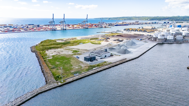 Kort efter sommerferien påbegyndes arbejdet med at anlægge ny kaj på Omniterminalen i Aarhus