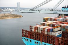 Aarhus Havn er Danmarks største erhvervshavn med en årlig godsomsætning på over 10 millioner ton.