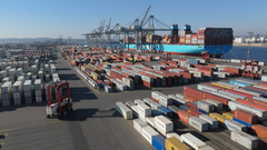 I 2025 blev der løftet hele 843.665 TEU over kajen på containerterminalen på Østhavnen i Aarhus. Det er ny rekord.