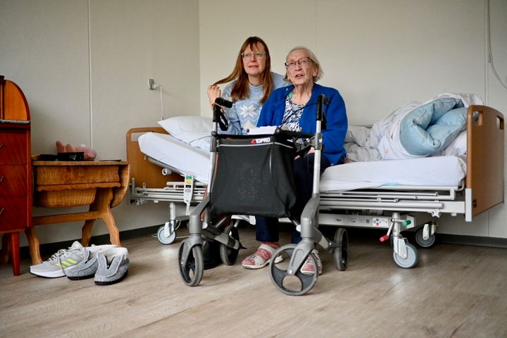 Anne-Marie Engel med sin mor