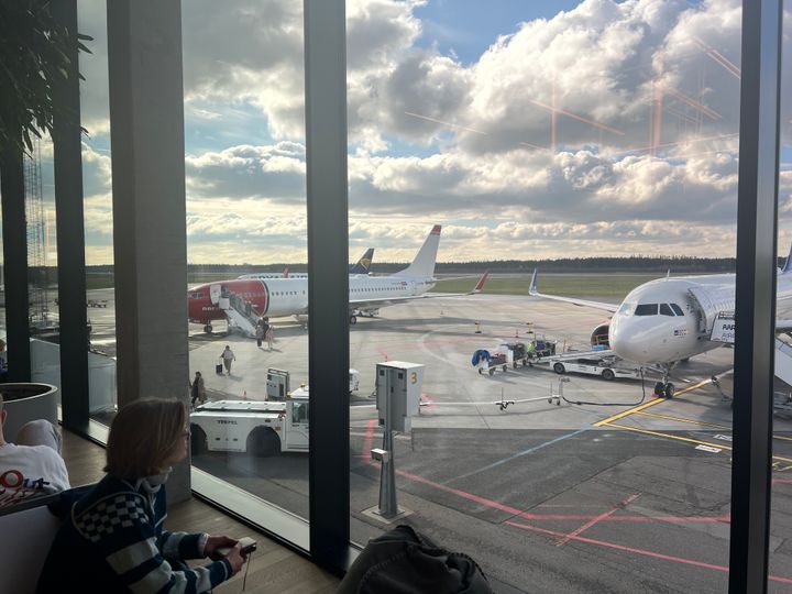 Aarhus Airport havde flere rejsende igennem terminalen i første halvår af 2025 end i samme periode i 2024.