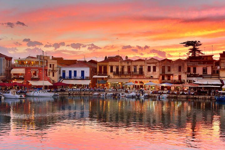 Bo i det charmerende Rethymnon, når Apollo Rejser starter en direkte rute til Kreta fra Aarhus Airport. Her kan du opleve de charmerende gyder, spise god mad på tavernaerne og slappe af på sandstranden.