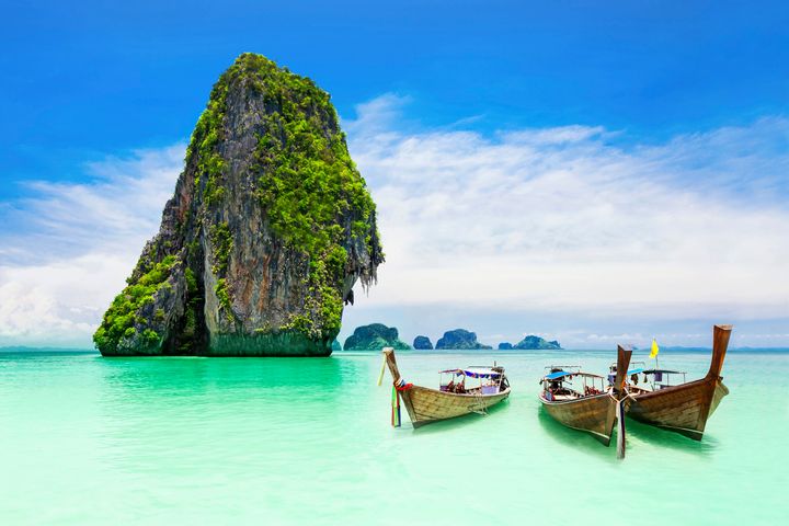 Det er de store oplevelser, der står i kø, når turen går til Thailand. Fra gyldne strande og turkisblåt vand til pulserende storbyliv, eksotisk mad og frodig natur. Start rejsen nemt fra Aarhus Airport med Bravo Tours.