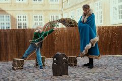 Styrkeprøver i vikingetiden 990. Foto Joakim Züger