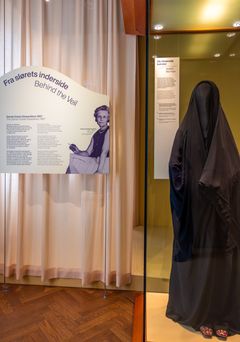 Danmarks første kvindelige etnograf Henny Harald Hansen rejse til Kurdistan i 1957 for at indsamle viden om muslimske kvinders liv. Foto Nationalmuseet