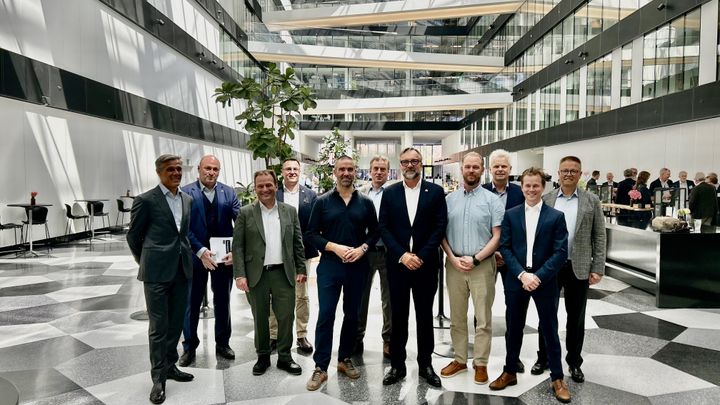DI Forsvars og Sikkerheds nye bestyrelse: Fra venstre: Steen Hommel, Joachim Finkielman, Peter Ladefoged, Niels Thorup, Nikolaj Bramsen, Peter Røpke, Jeppe Handwerk, Dan Hermansen, Poul Skadhede, Steven Friberg, Jan W. Jensen