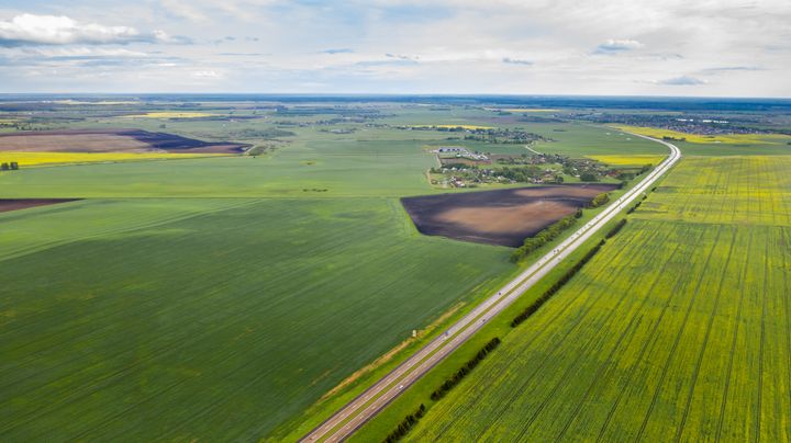 Den nye aftale vil føre til lavere drivhusgasudledninger, et mere bæredygtigt landbrug og et Danmark, hvor der er plads til meget mere natur. Klimaindsatsen kommer dog i i høj grad til at afhænge af, at den aftalte reduktion i kvælstofudledningsker.