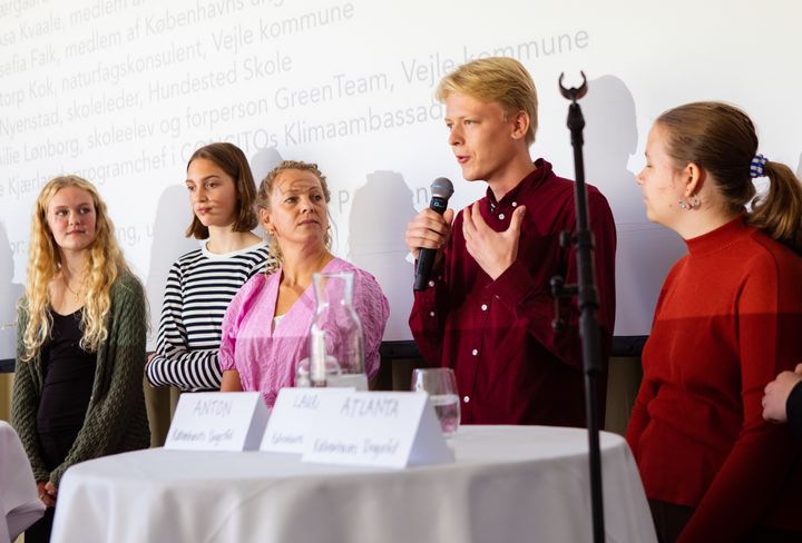 Danske unge har stor viden om klima og demokrati, men kun få engagerer sig i lokale kommunale beslutninger. Det vil en ny indsats i udvalgte kommuner lave om på.