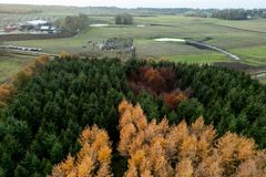 Jordopkøbet til Himmelev Folkeskov er finansieret af HOFOR og Roskilde Kommune. Skoven er siden 2003 gradvist blevet udvidet. Med det nye køb på 40 hektar hvor der plantes Folkeskov inklusiv et areal med skovbadeskov, bliver Himmelev Skov på 180 hektar, og på lang sigt er målet at opnå en Himmelev Skov på hele 642 hektar – svarende til over 850 fodboldbaner.