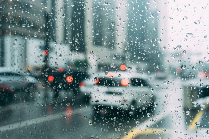 Regnvejr er lig med flade dæk. Foto: Pexels