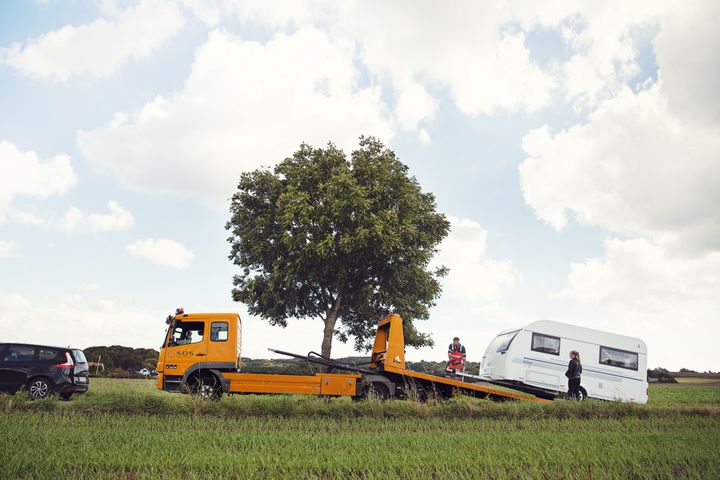 Når campingvognen får brug for vejhjælp handler det ofte om punkteringer. Foto: SOS Dansk Autohjælp