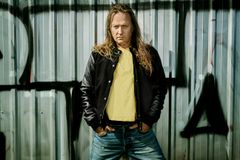 Foto af Jesper Binzer der skal spille rollen som Pink i opsætningen af Another Brick In The Wall, Part 5